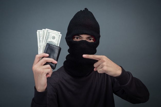 Implementasi ISO 37001 - 10